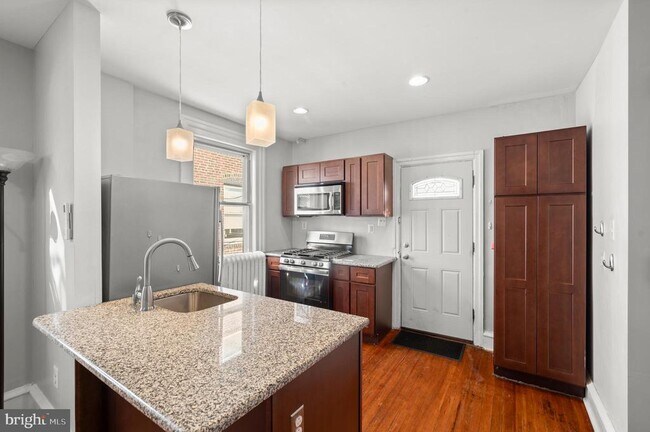 Foto del edificio - 836 W Lancaster Ave