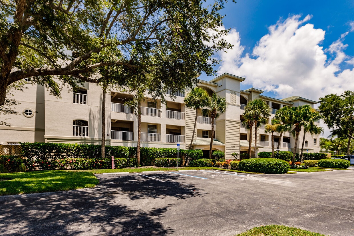 Foto principal - 4120 Bayhead Dr