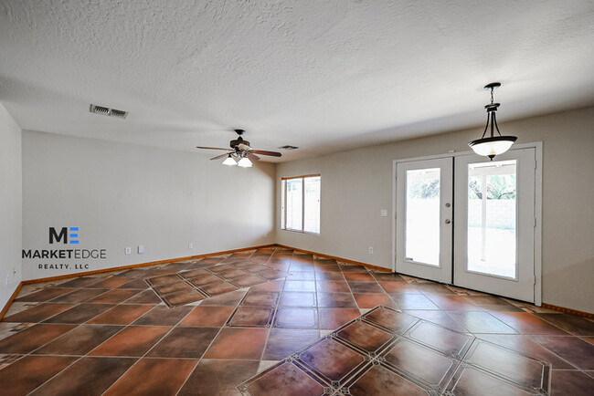 Building Photo - Home at El Mirage Rd/Cactus Rd! JOIN THE W...