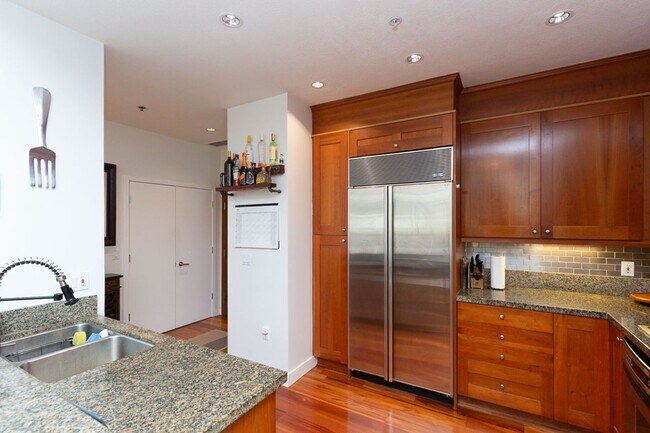 Foto del edificio - 2 Bed, 2 Bath Condo at Park Place-Downtown...