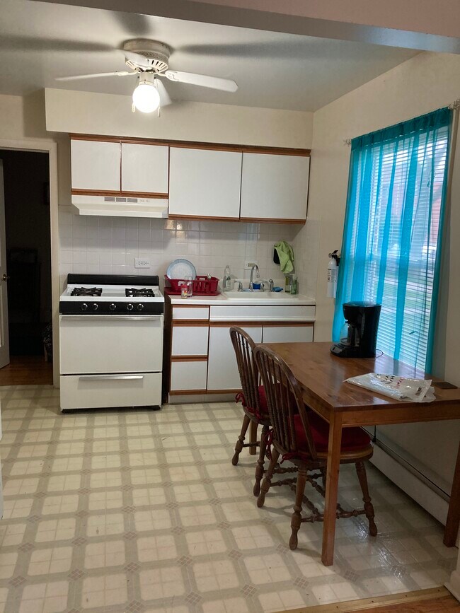 Foto del edificio - 338 Custer Ave