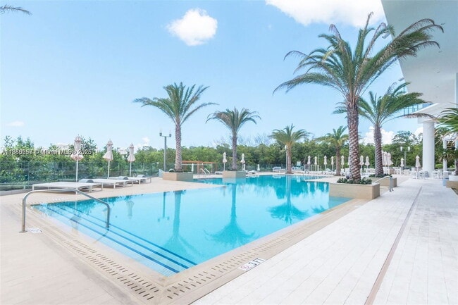 Building Photo - 16385 Biscayne Blvd