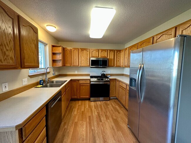 Foto del edificio - Kenai Ranch!