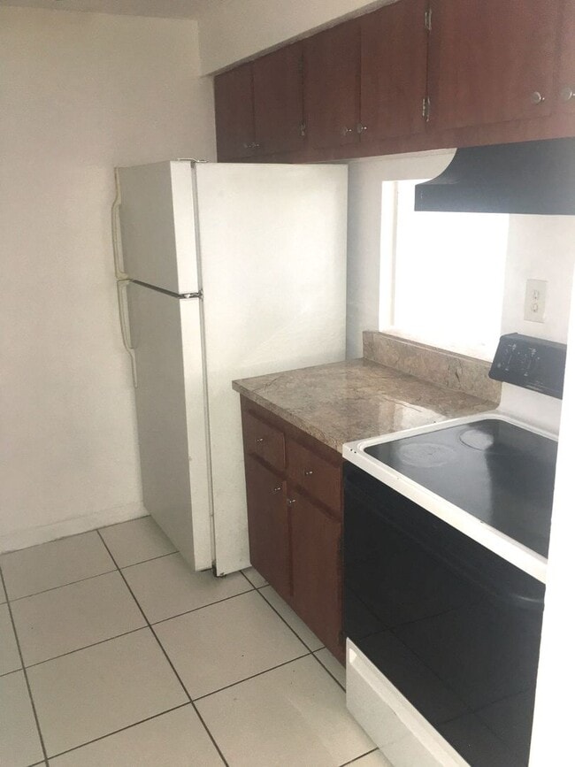 Photo - PROMENADE AT KENDALL LAKES - BEST PRICED 1 BEDROOM/1 BATH IN KENDALL House