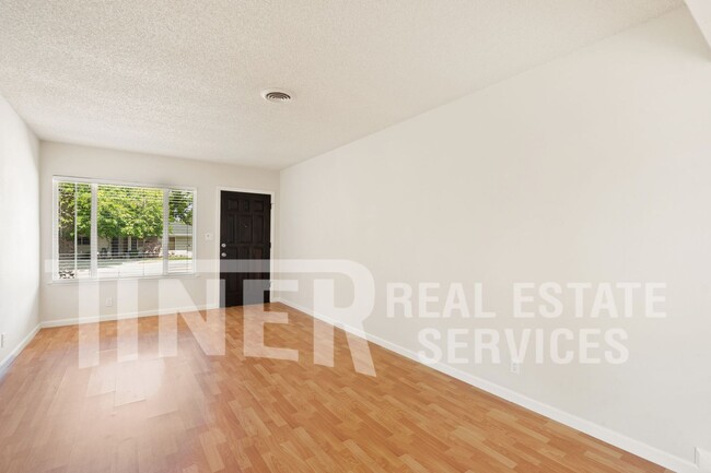Building Photo - 7104 Grady Dr