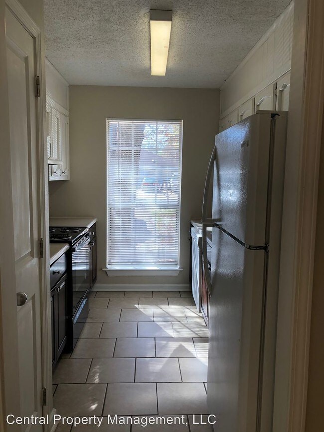 Foto del edificio - 14911 Central Woods Ave