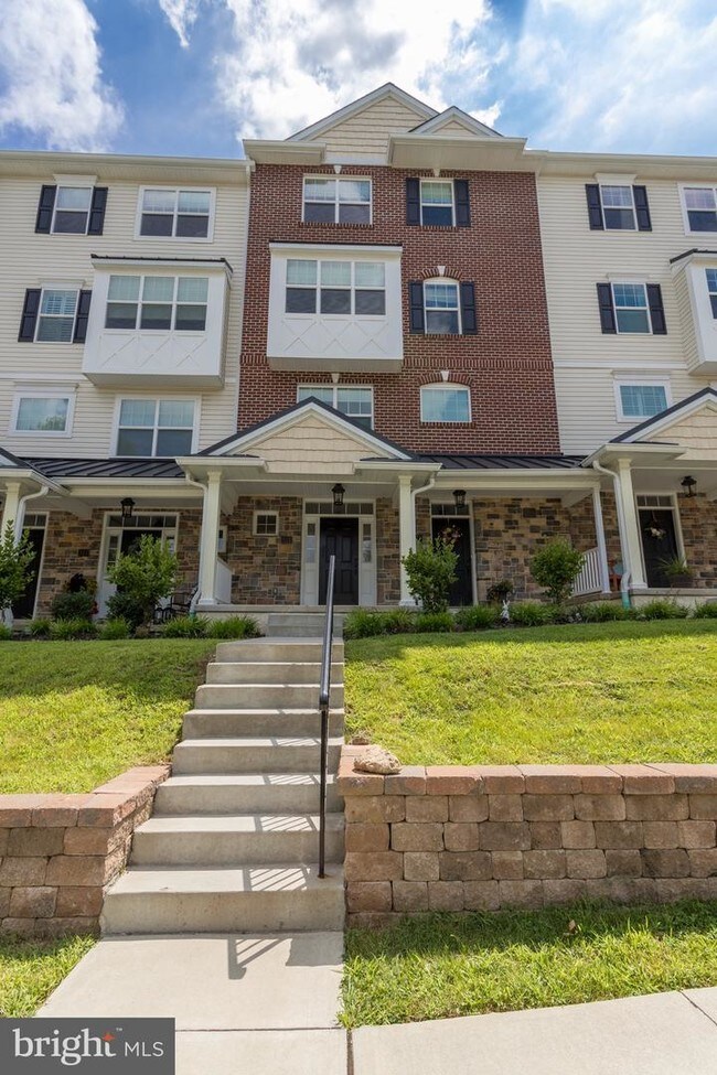 Building Photo - 319 S Edgemont St