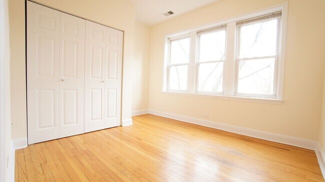 Foto del edificio - 3428 W Parker Ave