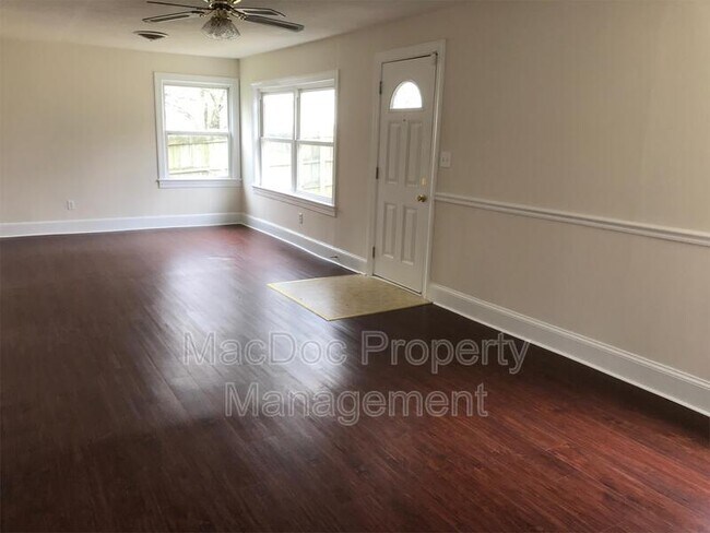 Foto del edificio - 217 Hillcrest Dr