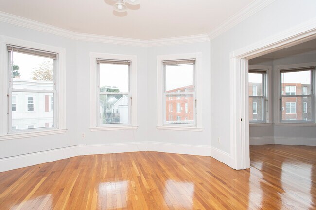 Building Photo - 17 Bellflower St