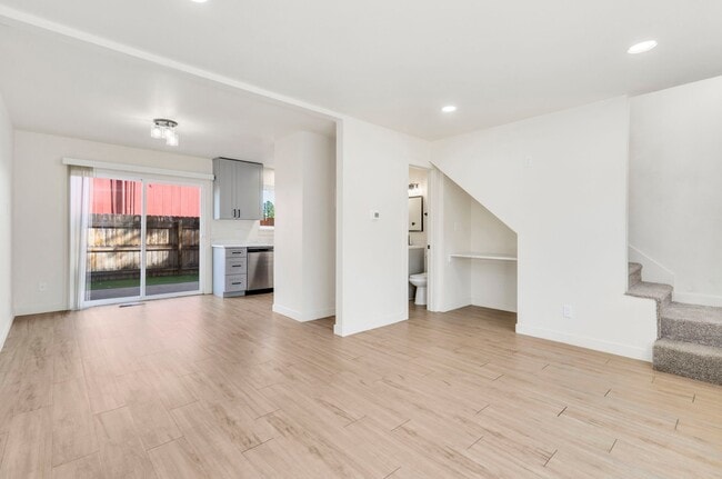 Building Photo - 1618 Banyan Dr