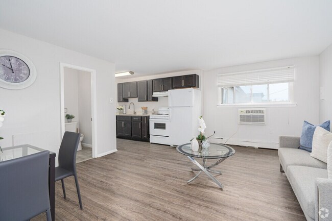 Building Photo - 630 W Fisher Ave