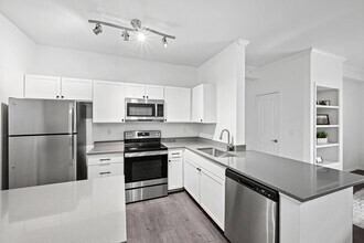 Building Photo - Westlake Greens