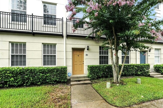 Building Photo - 742 Centervale Dr