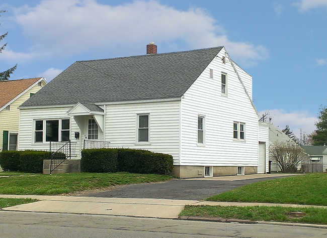 Building Photo - 1044 N Main St