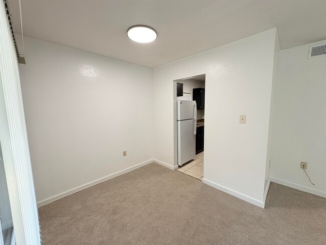 Building Photo - 1530 Live Oak Dr