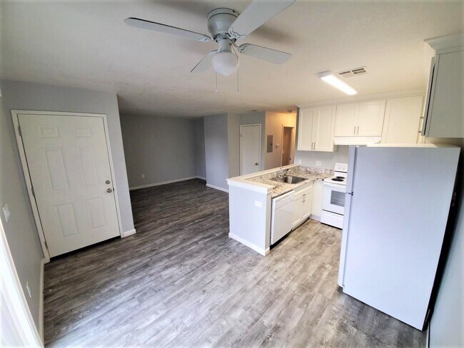 Building Photo - 1108 Porter Ave