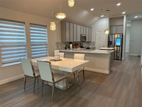 Building Photo - 15515 Sailpoint Ln
