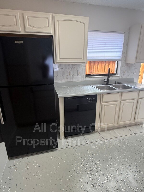 Building Photo - 1625 Long Ridge Ct