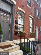Building Photo - 620 S 19th St