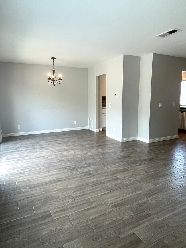 Building Photo - 1325 Cheltenham Ln