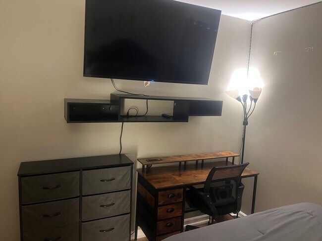 Foto del edificio - 594 Windchase Ln