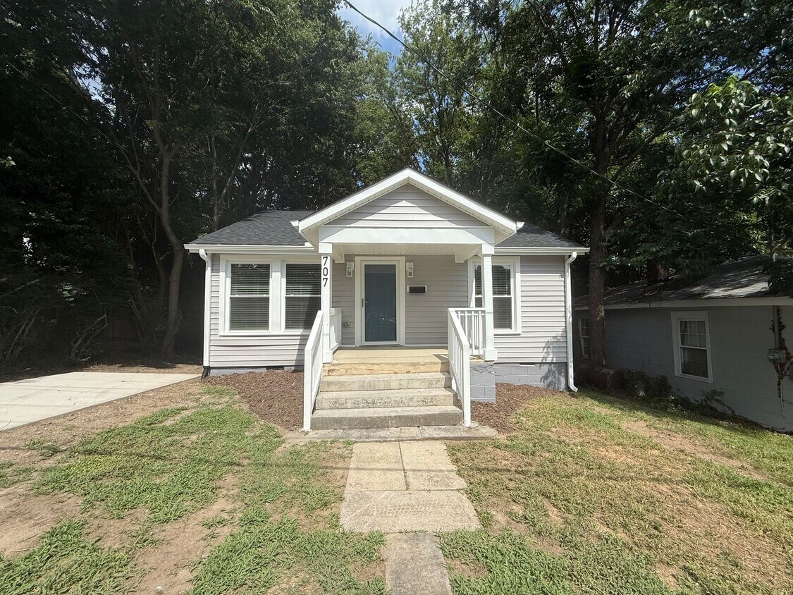 Foto principal - Newly Remodeled 2BD, 1BA Downtown Raleigh ...