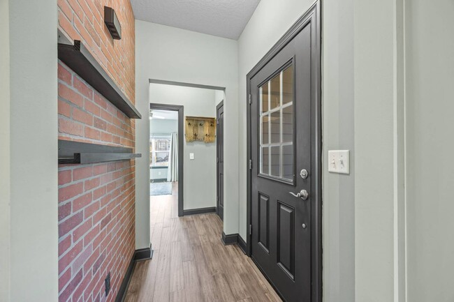 Building Photo - 123 Foxden Dr