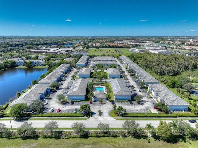 Foto del edificio - 8380 Bernwood Cove Loop