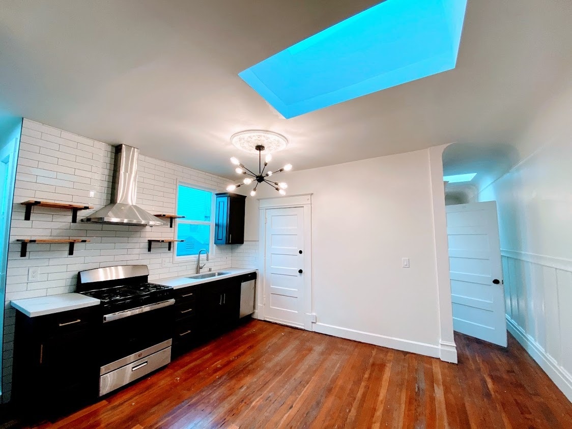 Primary Photo - 635 Minna St