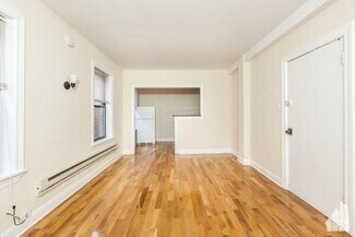 Building Photo - 1347 N Dearborn St