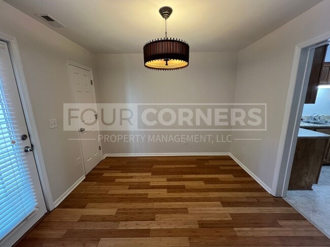 Foto del edificio - Beautful 2 Bedroom 2.5 Bath Townhouse