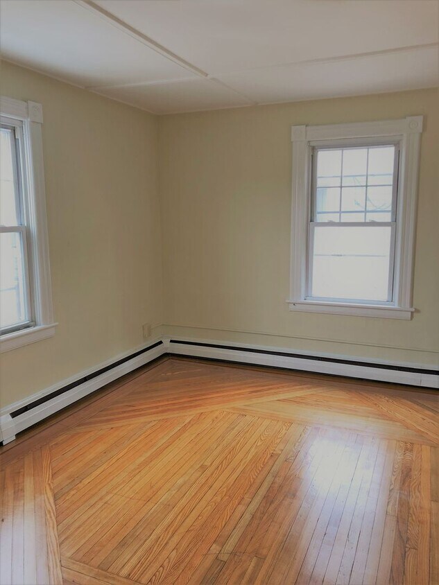 Foto del edificio - 585 Tyler St