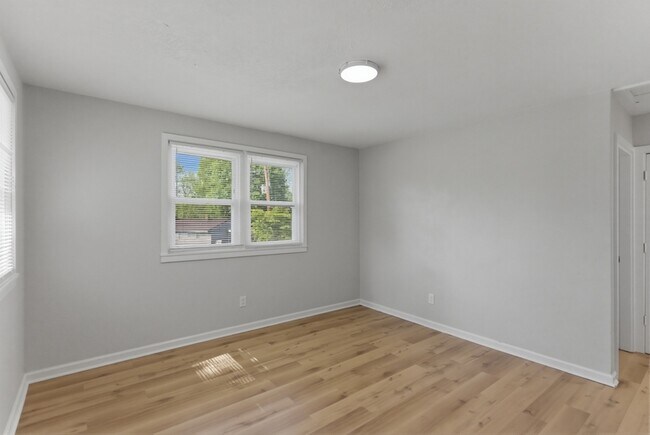 Building Photo - 297 S Benedict Ave