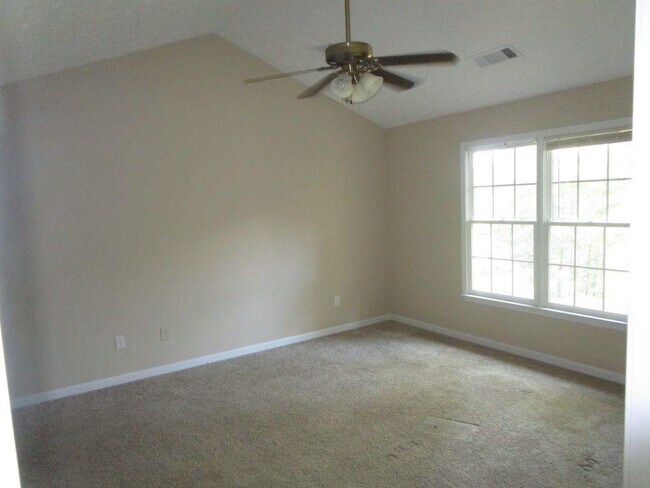 Foto del edificio - 315 High Ridge Ln