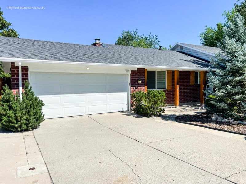 Primary Photo - 2647 Dolphin Way