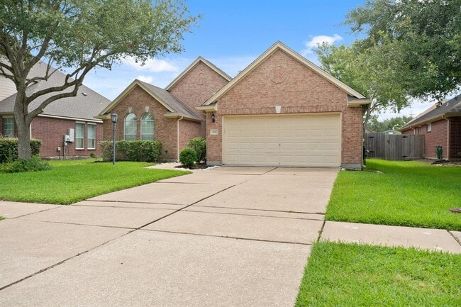 Building Photo - 308 Green Cedar Dr