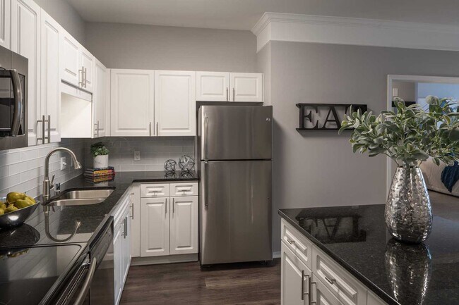 Kitchen - 6140 Quinwood Ln N