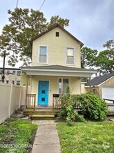 Building Photo - 408 4th Ave