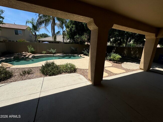 Building Photo - 1127 W Mesquite St