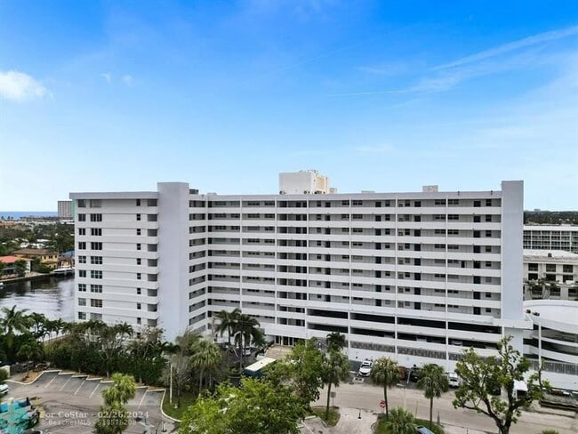 Building Photo - 3100 NE 49th St