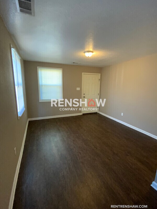 Foto del edificio - 529 N Sampson Ave