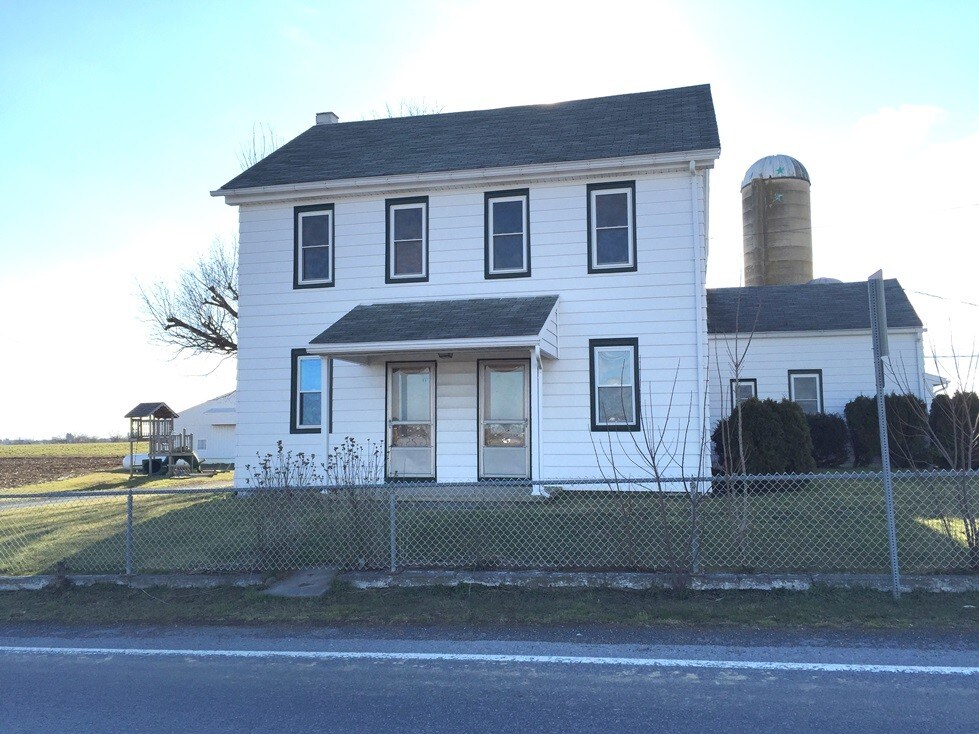 Primary Photo - 892 N Railroad Ave