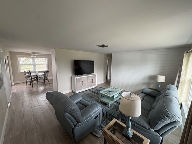 Foto del edificio - 510 Pine Rd