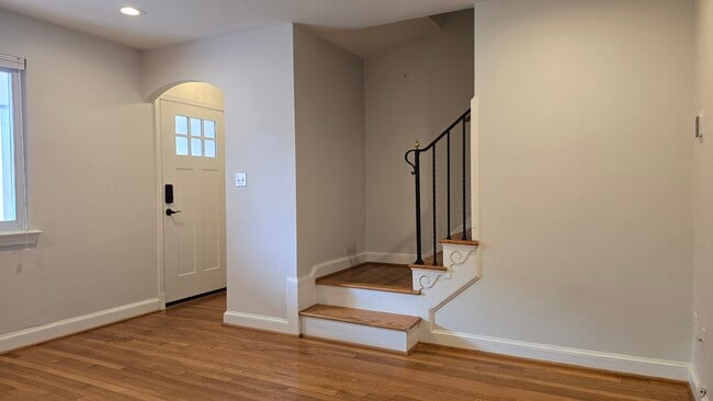 Building Photo - 136 Wesmond Dr