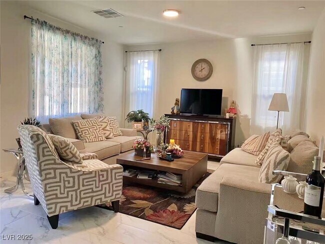 Building Photo - 845 N Water St