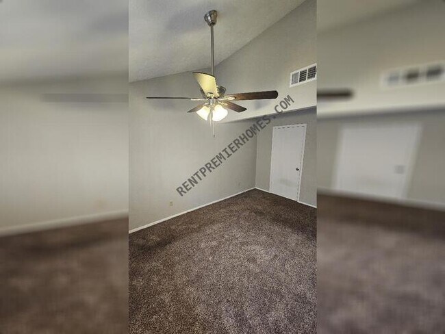 Foto del edificio - 10910 Ambergate Dr