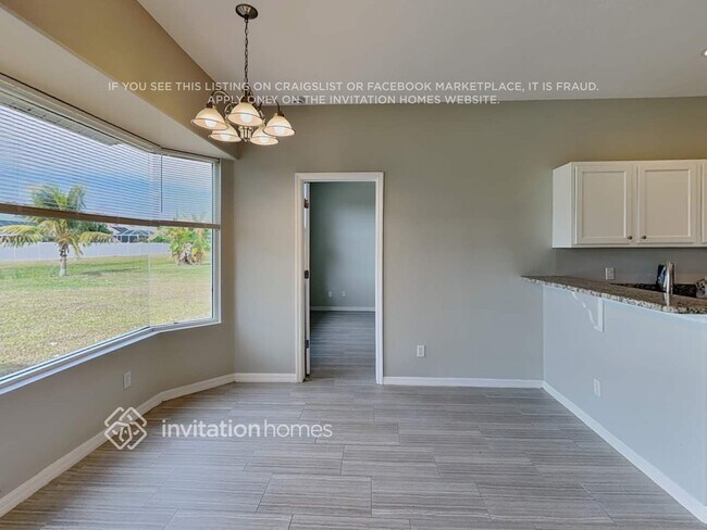 Building Photo - 2529 Pan American Blvd