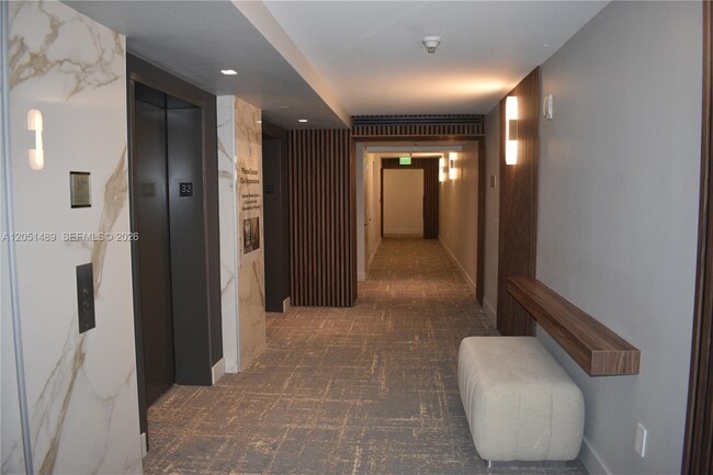 Foto del edificio - 6365 Collins Ave