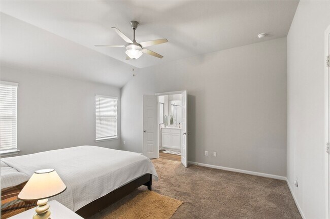 Building Photo - 1613 Wayback Dr